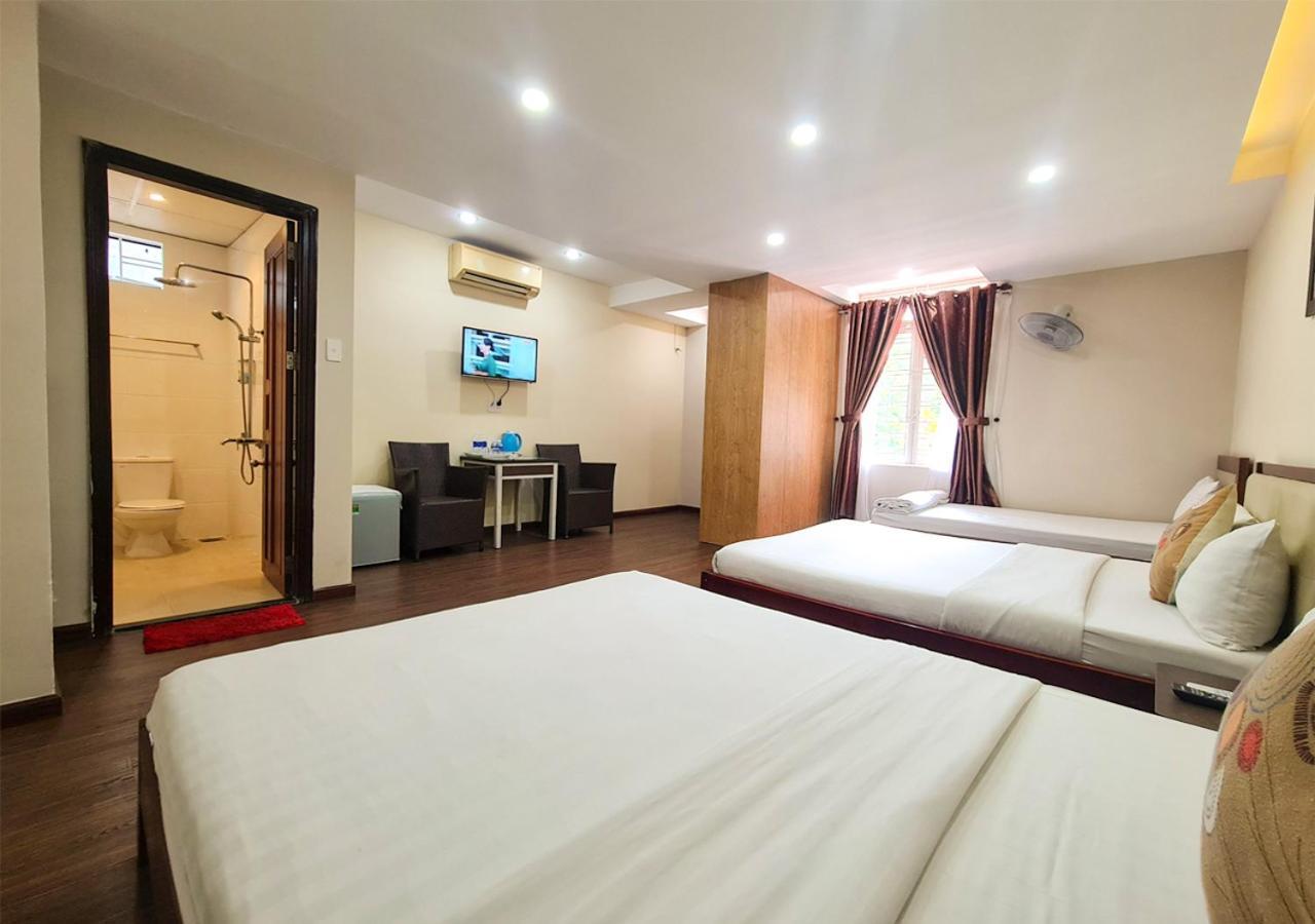 Quan Quan Hotel Da Nang Exterior photo