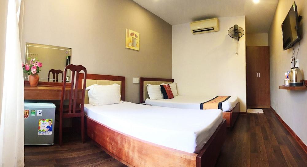 Quan Quan Hotel Da Nang Exterior photo