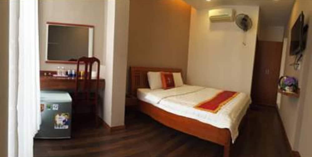 Quan Quan Hotel Da Nang Exterior photo