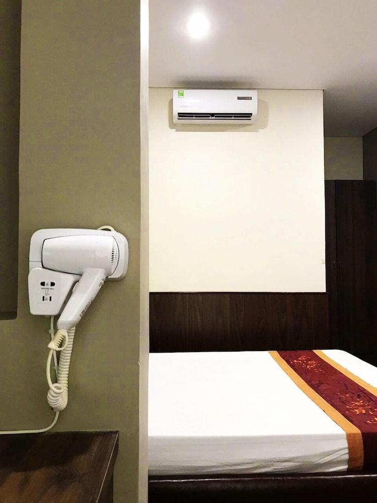Quan Quan Hotel Da Nang Exterior photo