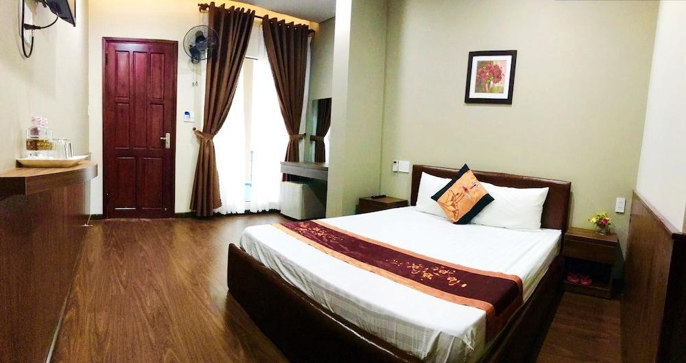 Quan Quan Hotel Da Nang Exterior photo