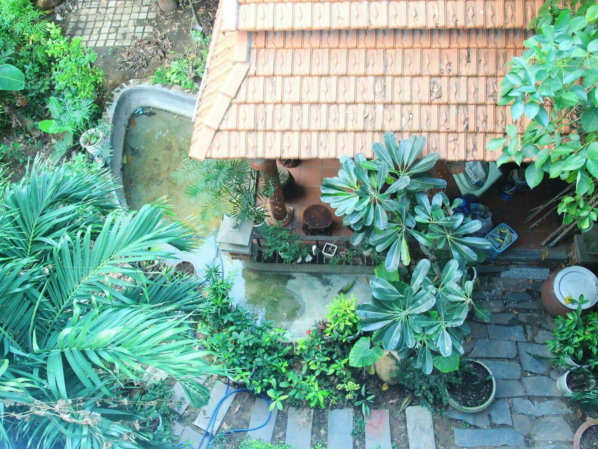 Quan Quan Hotel Da Nang Exterior photo