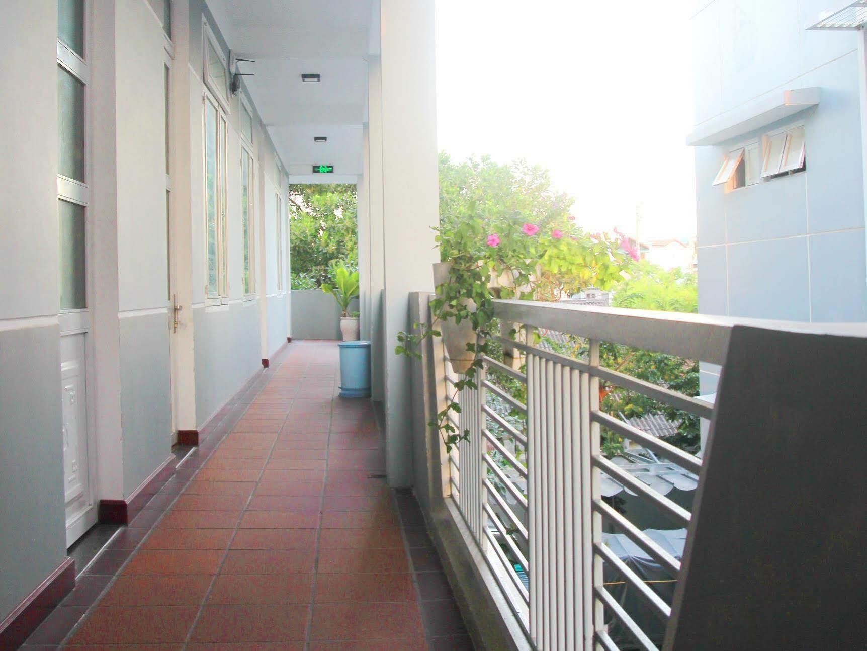 Quan Quan Hotel Da Nang Exterior photo